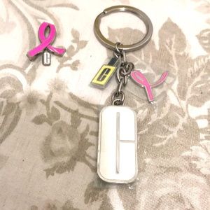 🔅NWOT🔅Clinique Keychain & 2-Pink Ribbon Pin